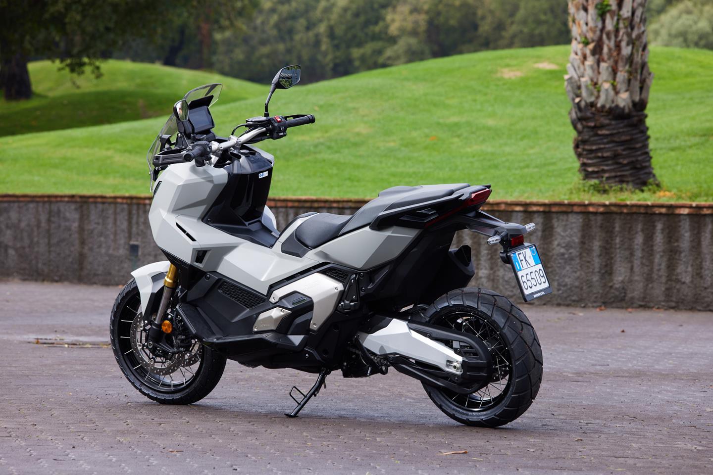 2025-on Honda X-ADV 750 Review | The adventure maxi-scooter
