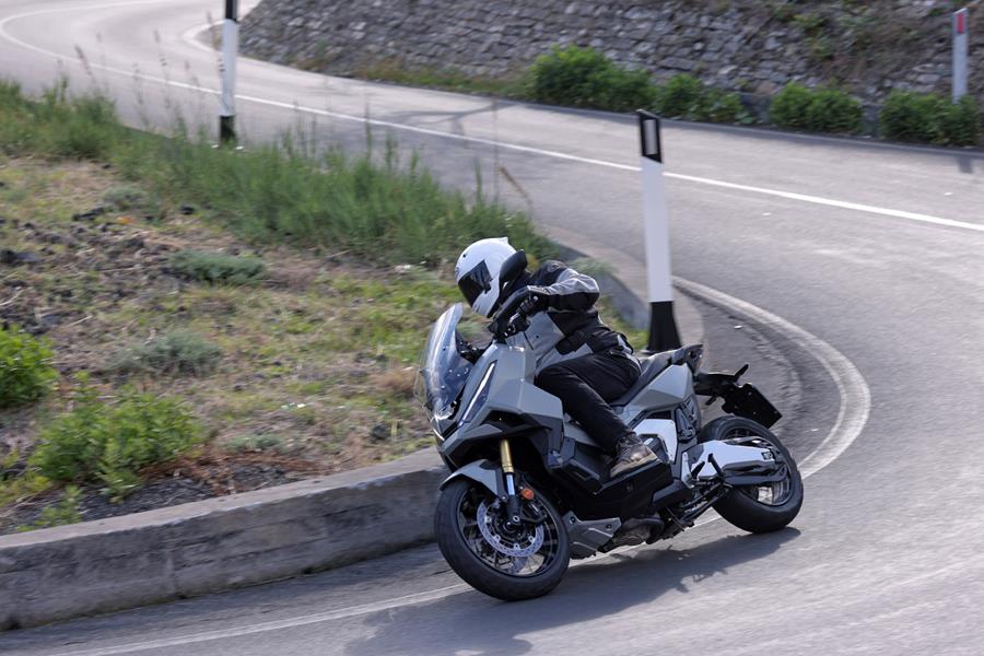 2025-on Honda X-ADV 750 cornering on the road