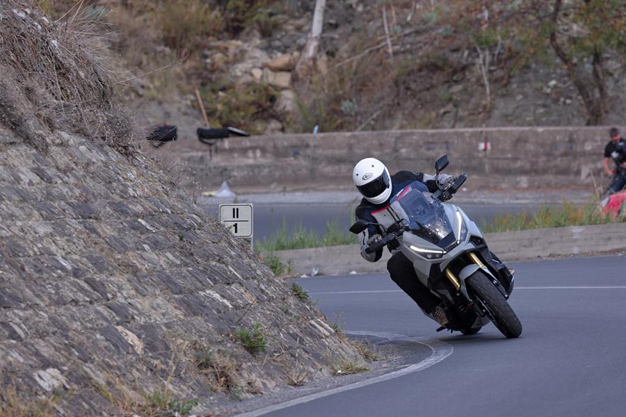 2025-on Honda X-ADV 750 leaning into a corner