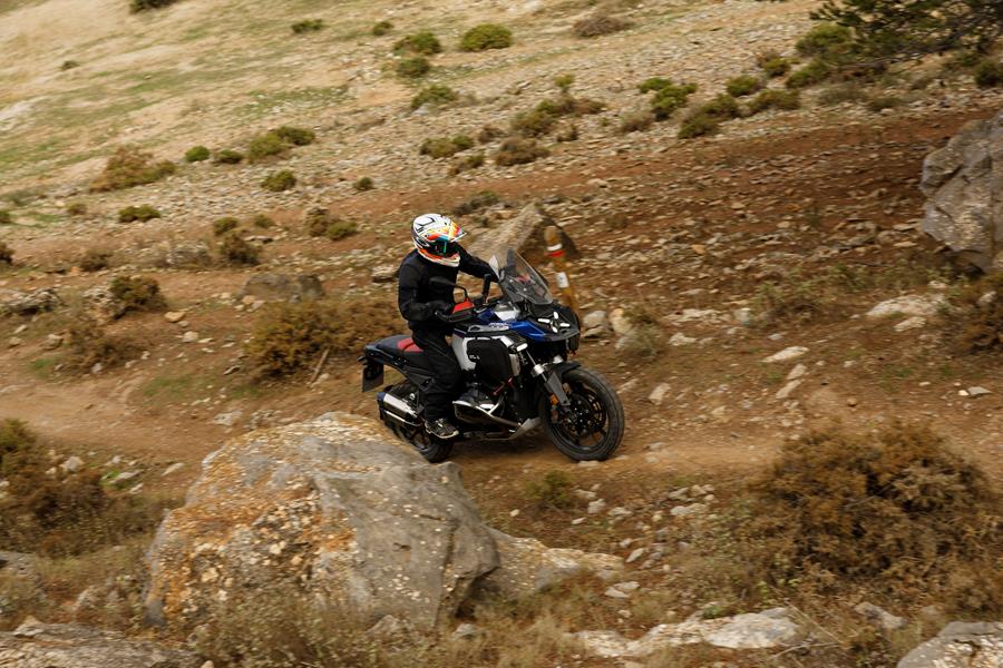 2024-on BME R1300GS Adventure engaging the enduro pack