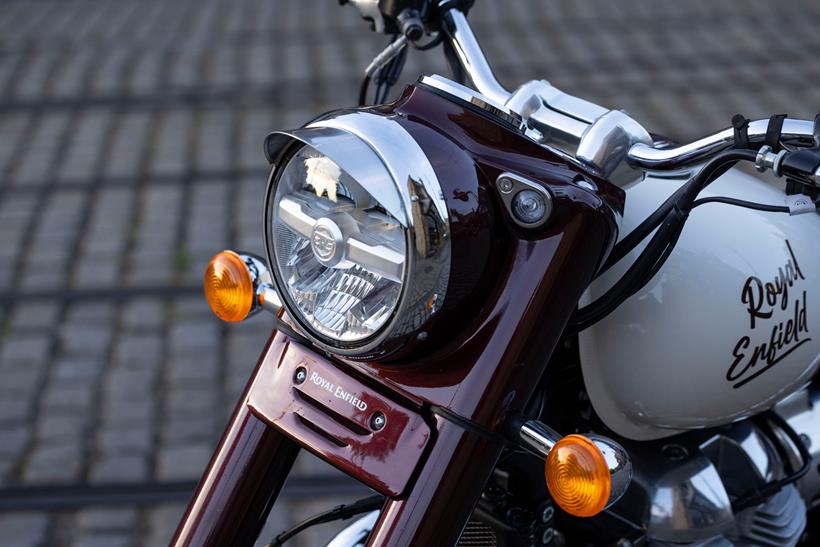 Royal Enfield Classic 650 front headlight