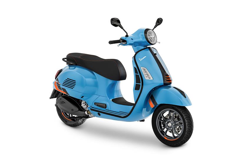 Vespa GTS 310 front three quarters