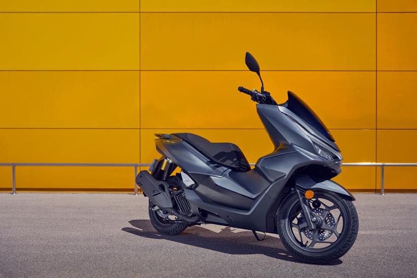 Honda PCX 125 front three quarters