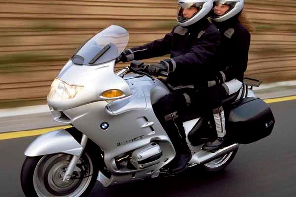 BMW R1150RT motorcycle review - Riding