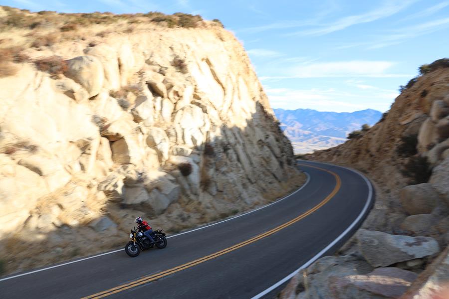 2025-on Royal Enfield Bear 650 pulling through a canyon road