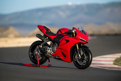 Pared back Pani! Ducati pull the covers of their lightest twin cylinder Panigale model ever