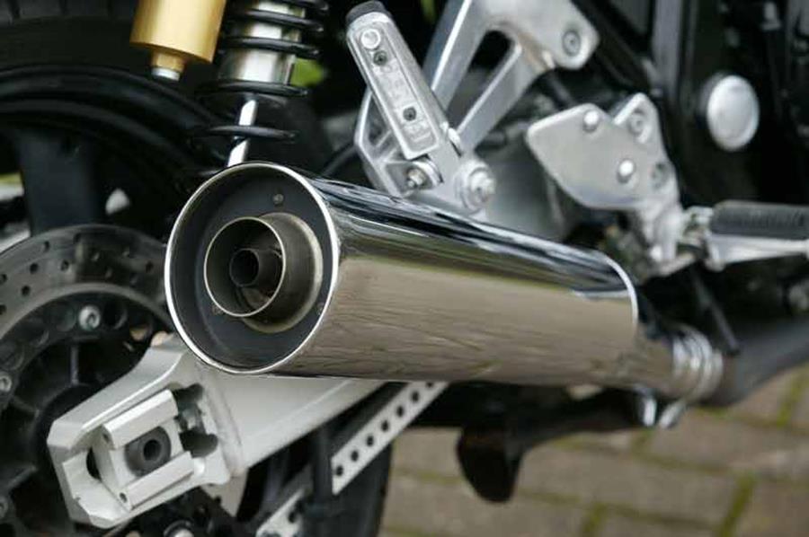 Yamaha XJR1300 exhaust