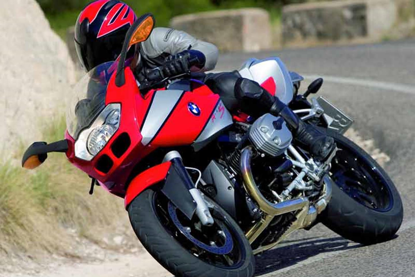 BMW R1200S (2006-2007) Review | Speed, Specs & Prices