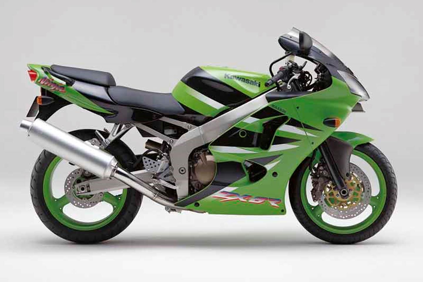 Kawasaki ninja under deals $2000