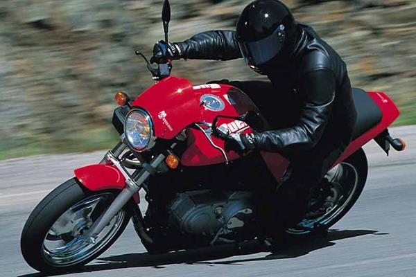 Buell M2 Cyclone motorcycle review - Riding