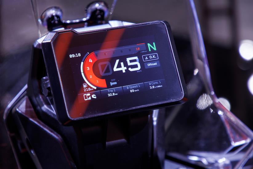 KTM 390 Adventure R TFT screen