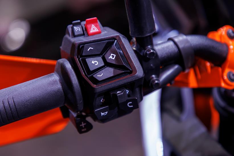 KTM 390 Adventure R switchgear