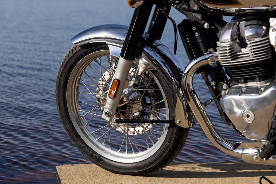 2025-on Royal Enfield Classic 650 detailed shot of front end