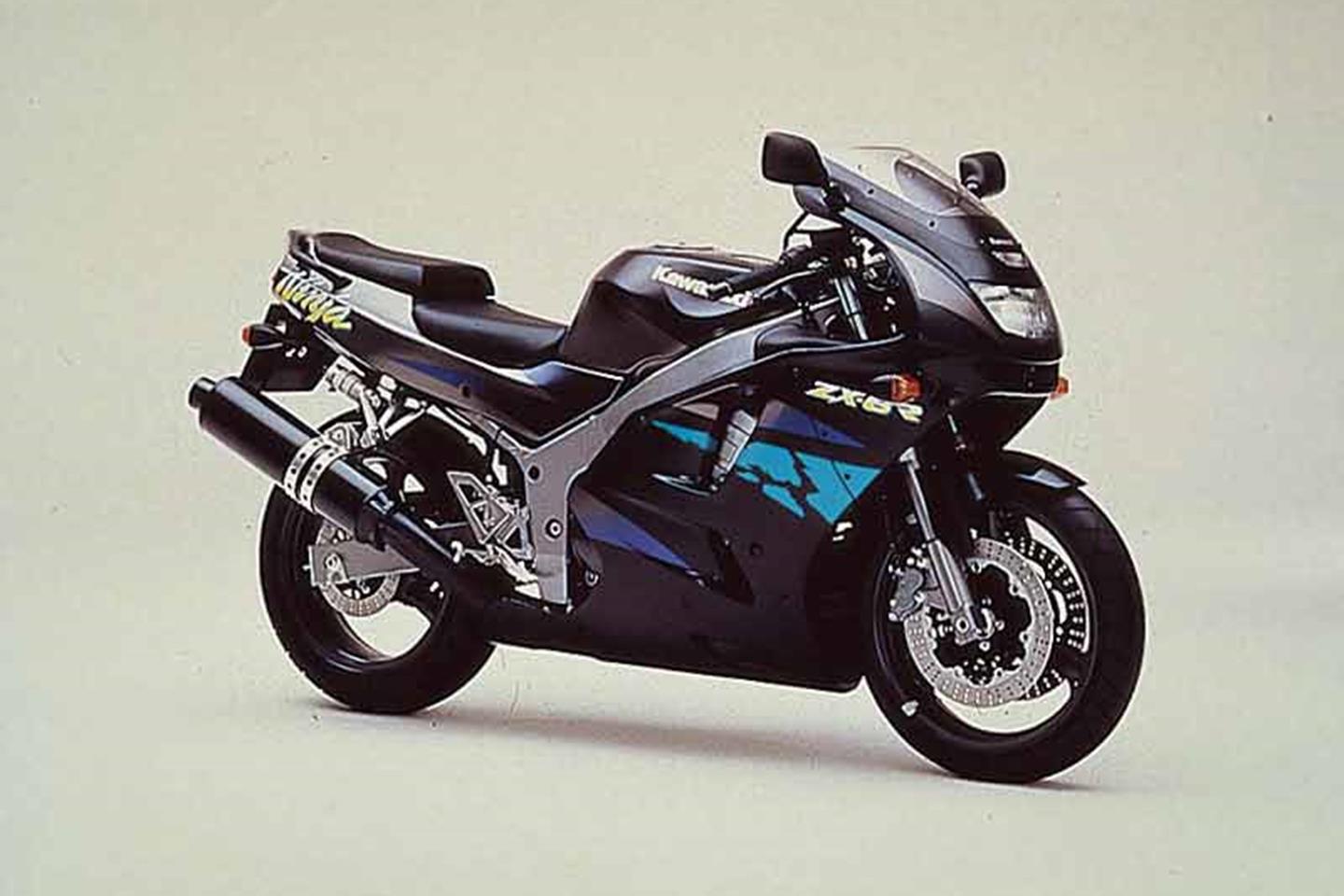 KAWASAKI ZX-6R (1995-1997) Review | Speed, Specs & Prices