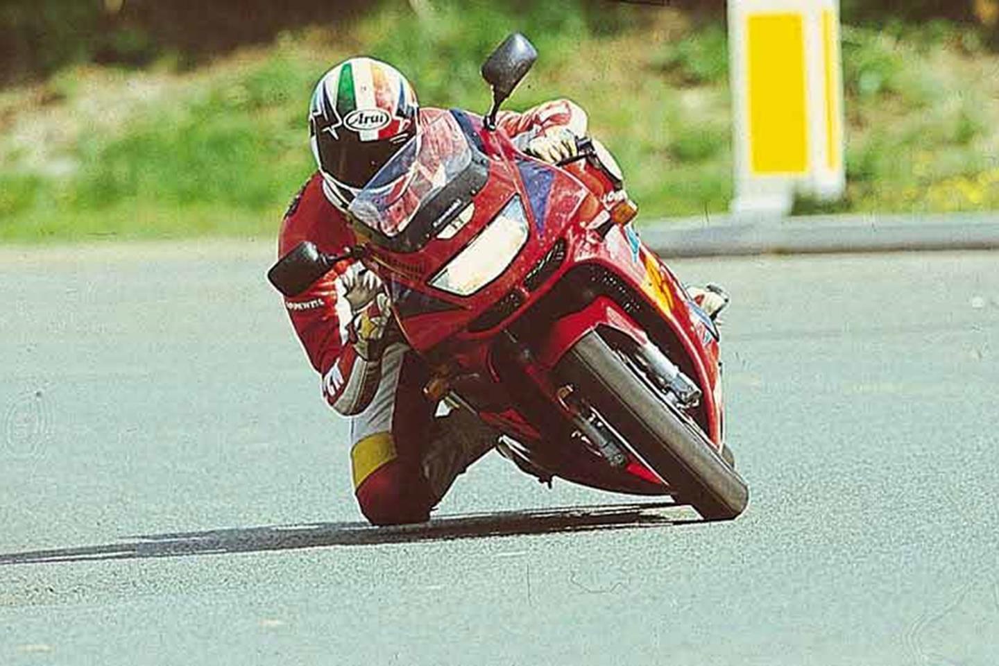 KAWASAKI ZX-6R (1995-1997) Review | Speed, Specs & Prices