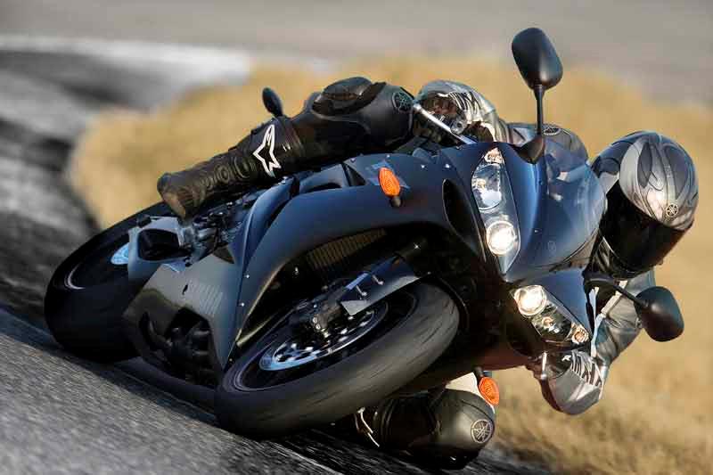 YAMAHA R1 (2004-2006) Review | Speed, Specs & Prices MCN