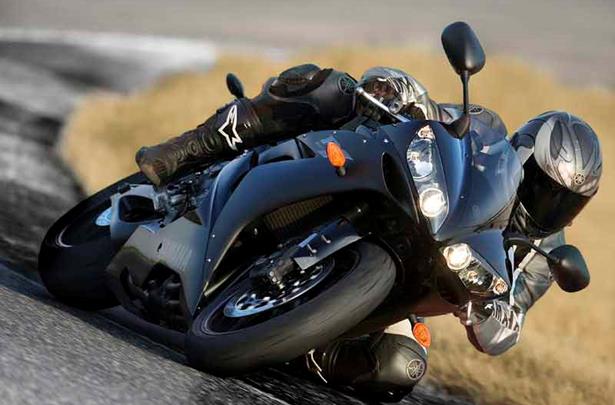 YAMAHA R1 (2004-2006) Review, Speed, Specs & Prices
