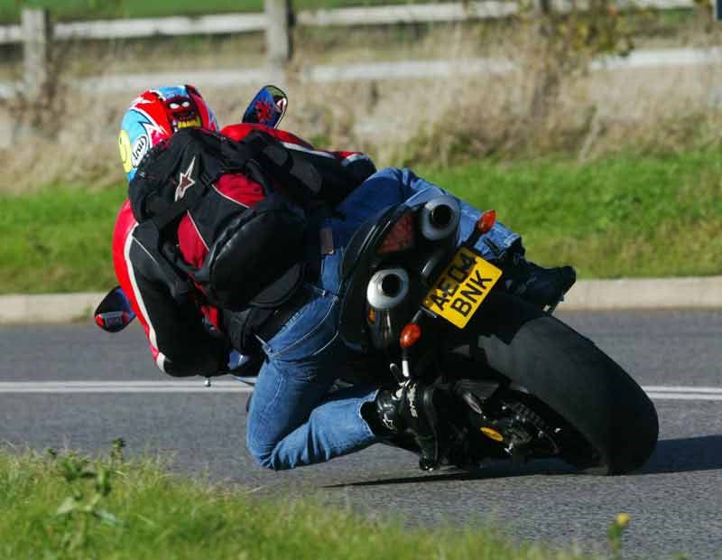 R1 Riding Position YAMAHA R1 (2004-2006) Review | Speed, Specs & Prices