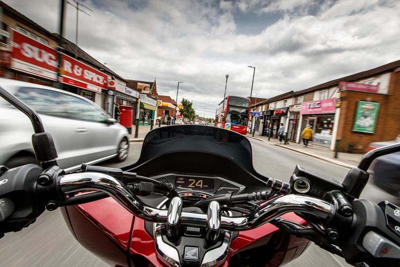 Onboard view of the Honda PCX125 in London