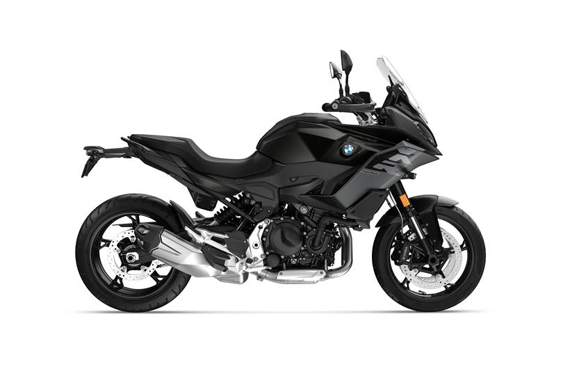 BMW F900XR Triple Black side