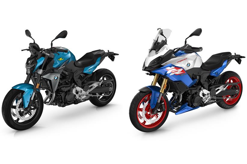 BMW F900R (right) and F900XR (left) front three quarters