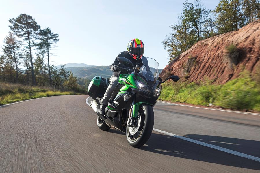 2025-on Kawasaki Ninja 1100SX SE leaning into a corner