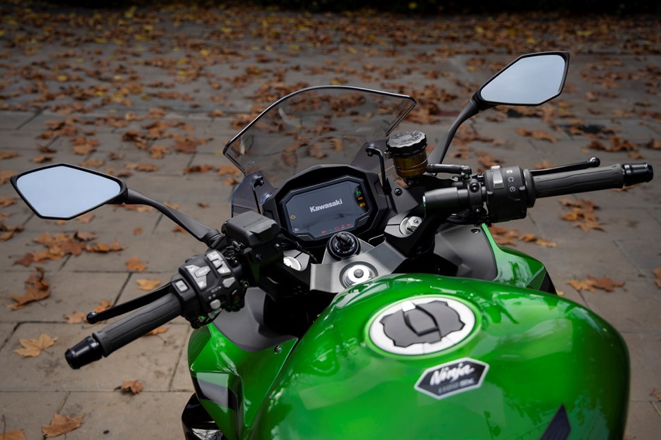 2025 on Kawasaki Ninja 1100SX SE Review Classy Upgrades 2025 on Kawasaki Ninja 1100SX SE Review Classy Upgrades
