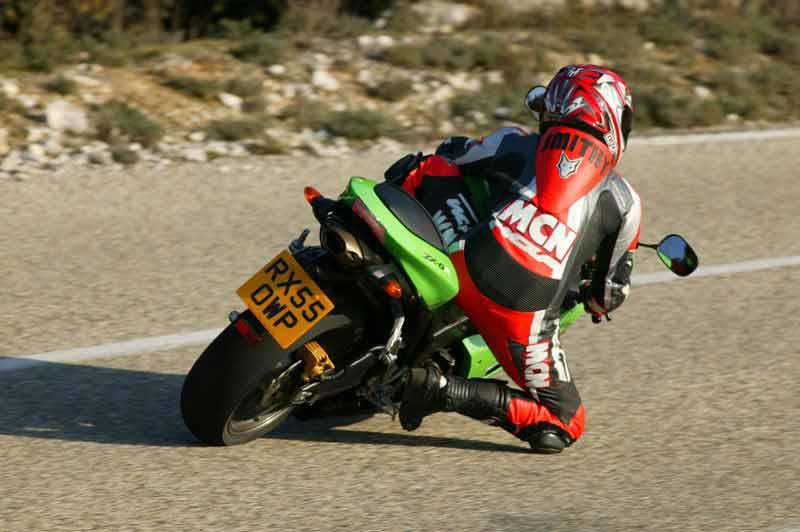 KAWASAKI ZX-6R (2005-2006) Review 