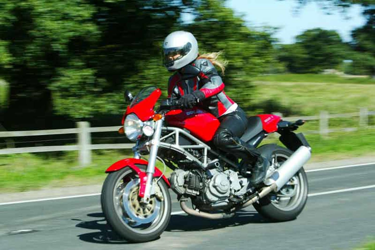 Ducati monster hot sale 620 specs