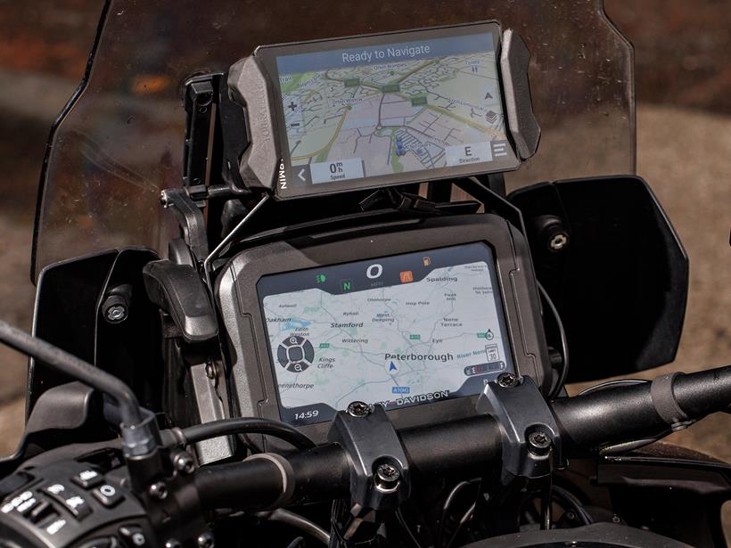 Harley-Davidson CVO Pan America Garmin zumo XT2