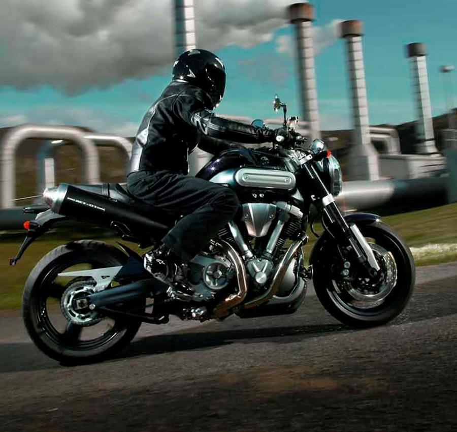 Yamaha MT-01 is roomy enough for larger riders