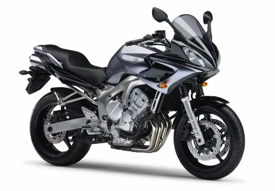 Yamaha FZ6 Fazer motorcycle review - Side view