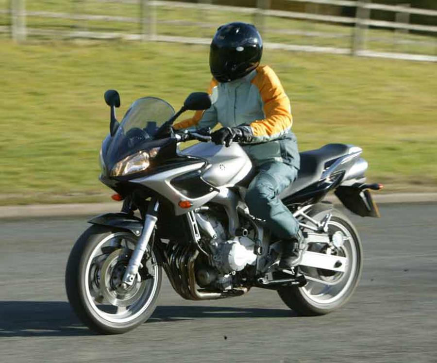 Yamaha FZ6 Fazer ridden at speed