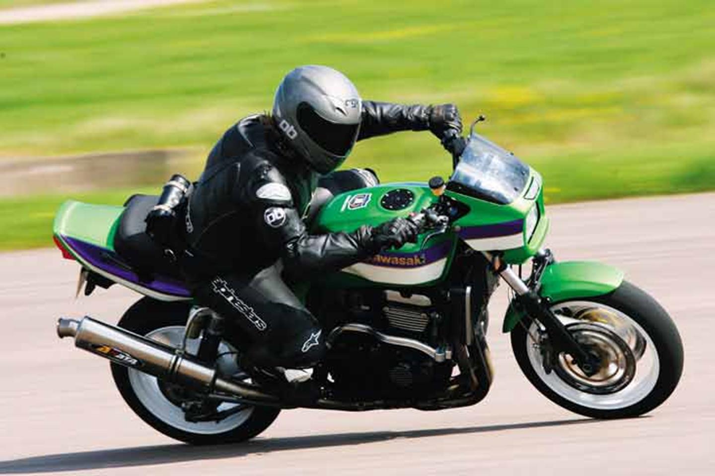 KAWASAKI ZRX1100 (1997-2001) Review | Specs & Prices | MCN