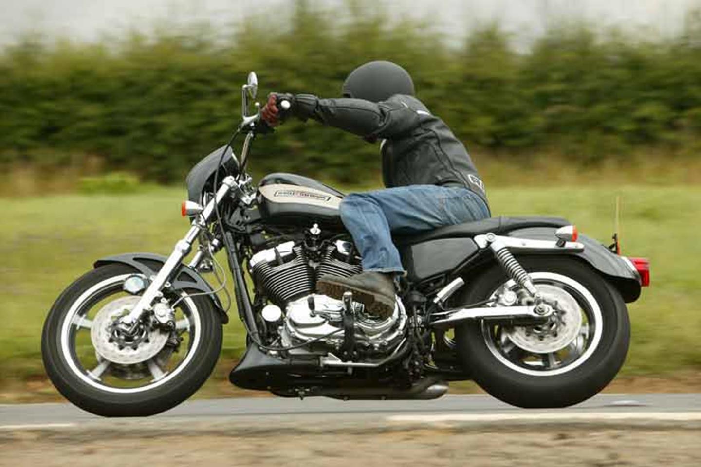Front & Rear Brake Pads For Harley Davidson XL 1200 C Sportster Custom 2006 