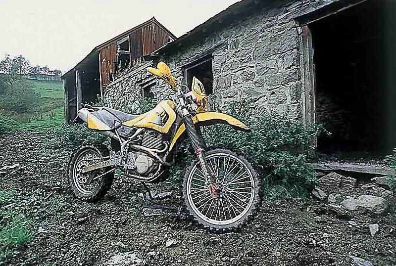 CCM 604 DUAL SPORT (1998-2002) Review, Specs & Prices