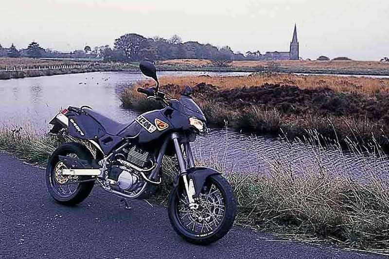 CCM 640RS SUPERMOTO (1999-2000) Review, Specs & Prices