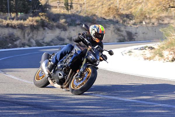 2025-on Honda CB1000 Hornet SP leaning into a corner