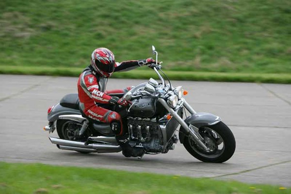TRIUMPH ROCKET III (2005-2008) Review | Specs & Prices