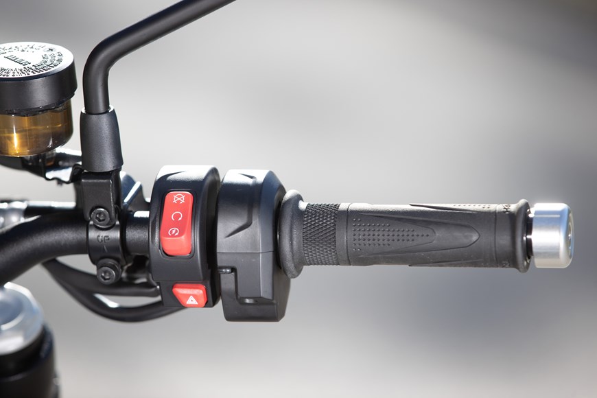 Triumph Switch 2025-on Triumph Speed Twin 900 review: Same charm, new tech