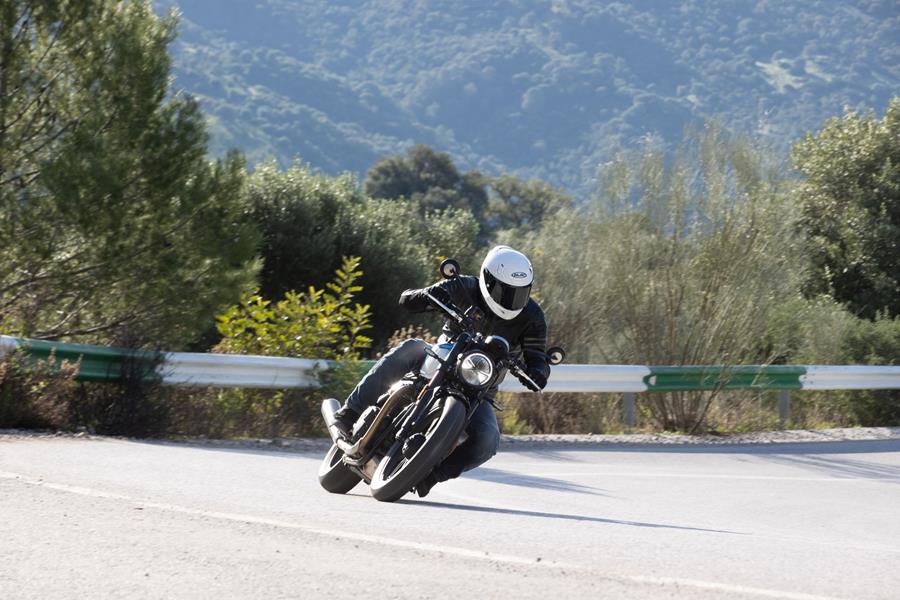 2025-on Triumph Speed Twin 900 cornering