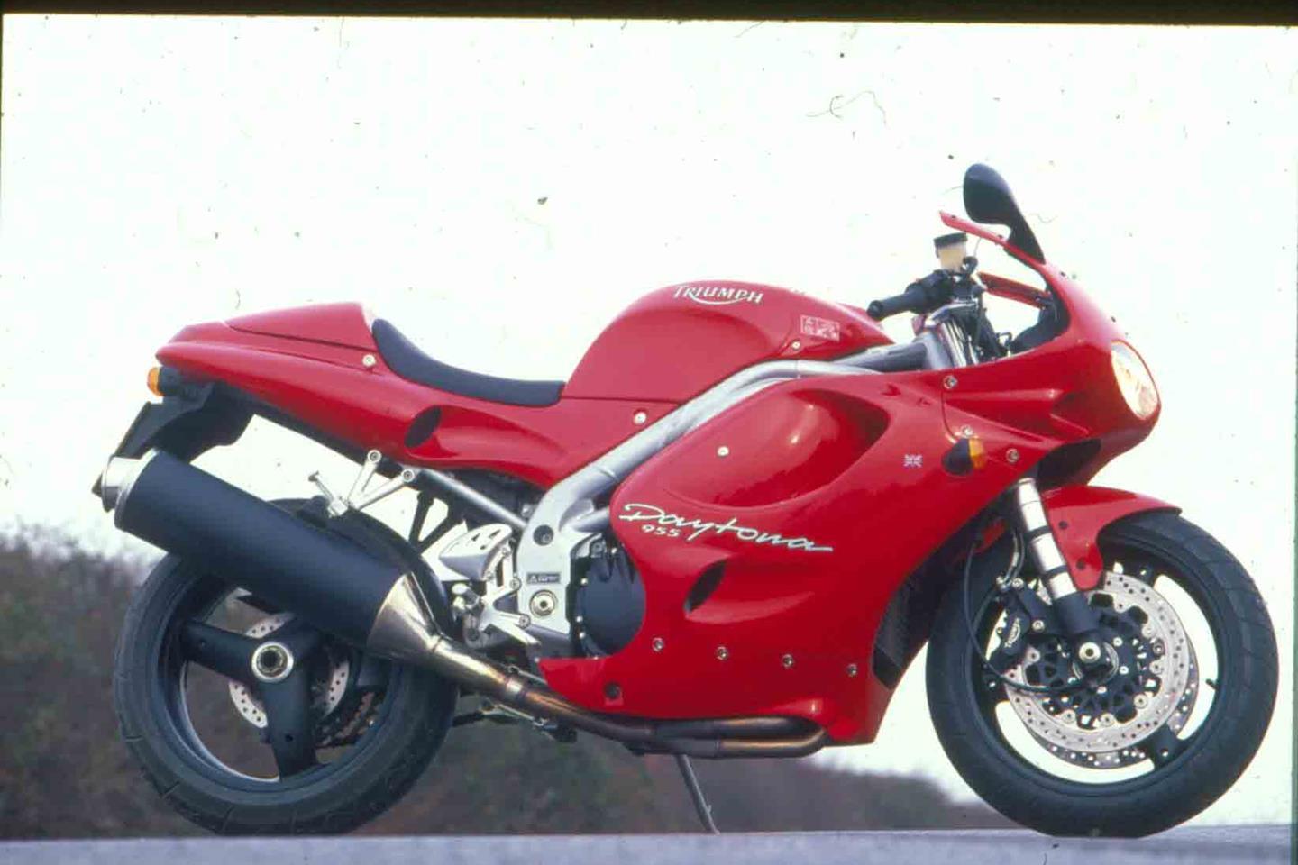 TRIUMPH DAYTONA 955I 1997 2006 Review Specs Prices