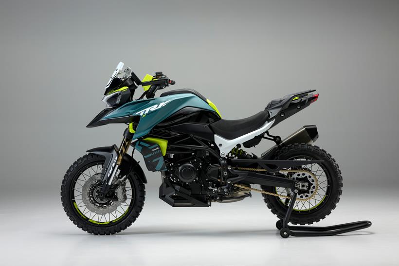 Benelli TRK 902 Xplorer left side