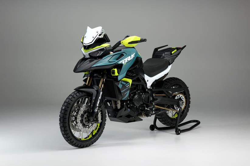 Benelli TRK 902S Xplorer front end