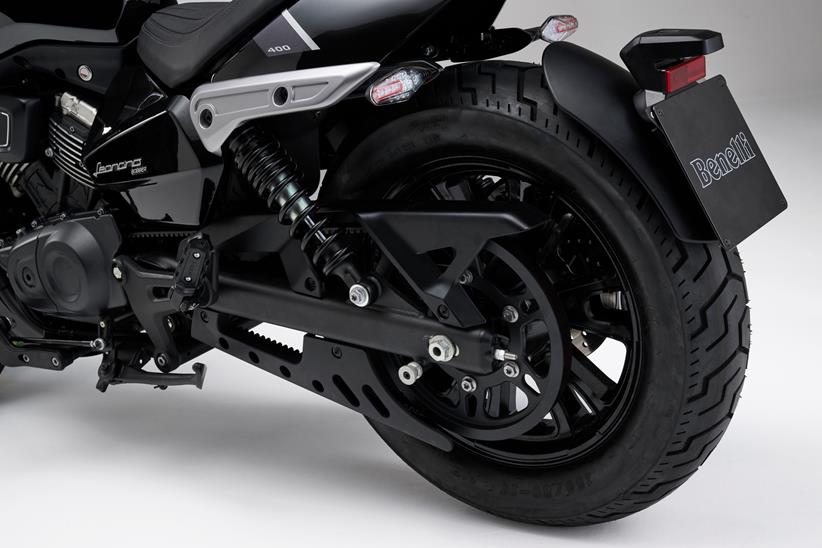 Benelli Leoncino Bobber 400 rear wheel