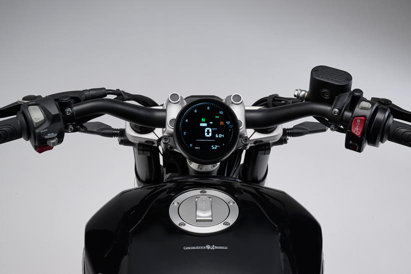 Benelli Leoncino Bobber 400 circular dashboard