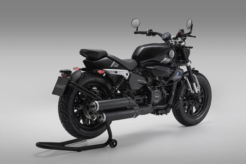 Benelli launch V-twin Leoncino Bobber 400 cruiser for 2025