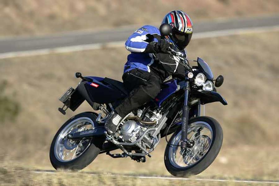 Derbi Senda 50 does have some useful equipment, but not much