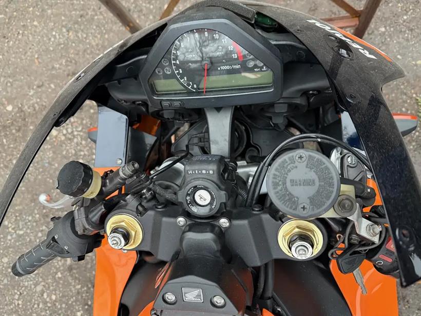 2005 Honda CBR1000RR Fireblade clocks