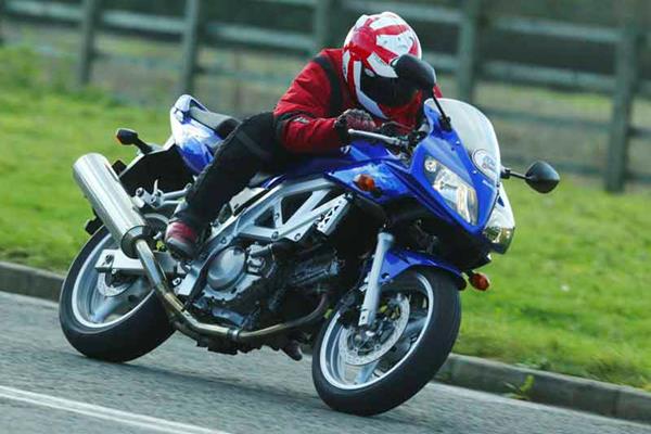 Suzuki SV650/S motorcycle review - Riding